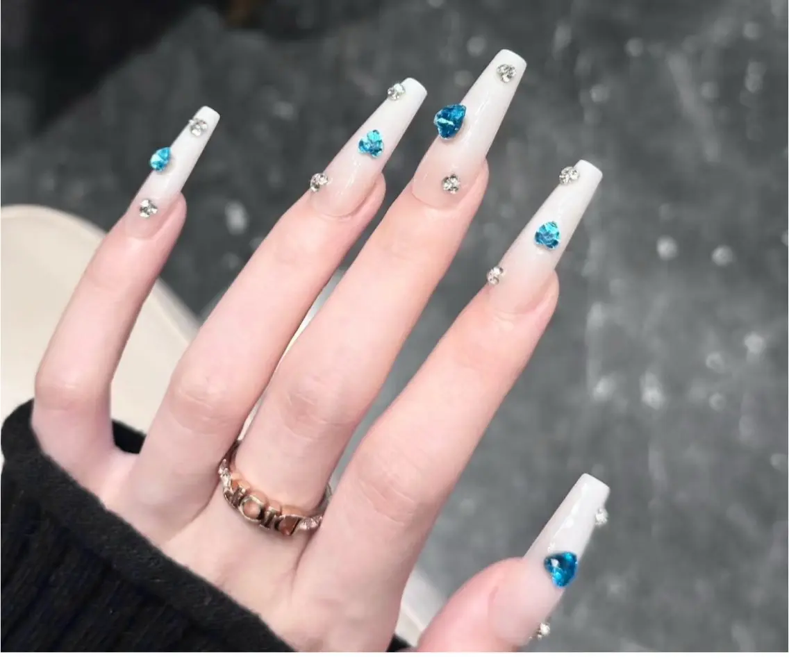 ネイル フレンチネイル グラデーション キラキラネイル 韓国ネイル マグネットネイル 🎀🎀YooLi Nail Salonのネイルデザイン