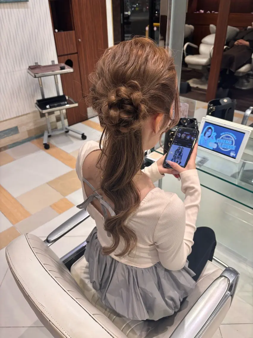 お呼ばれヘアセットの写真