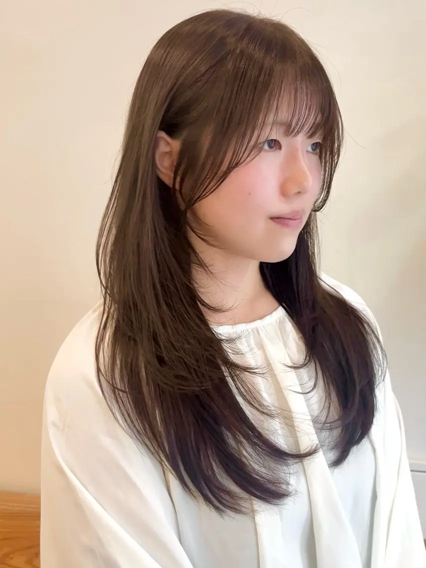 ロング カラー グレージュ くびれヘア 顔まわりレイヤー 韓国風ヘア レイヤーカット カット ヘアカラー VIEW EHIME 齋藤  あつきのヘアスタイル