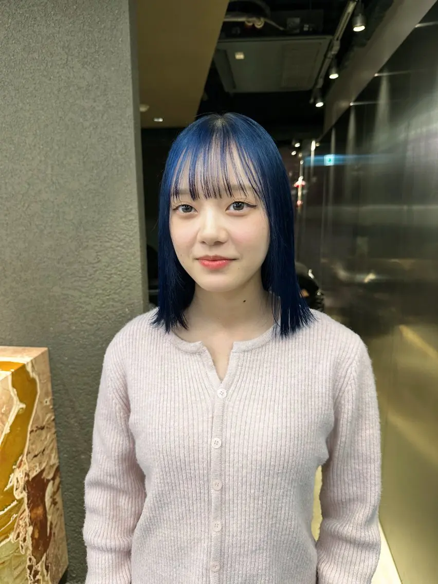 ショート カラー 切りっぱなしボブ ブルーカラー ネイビーカラー ボブ 鈴木/ボブ/ ミルクティー/ピンクのヘアスタイル