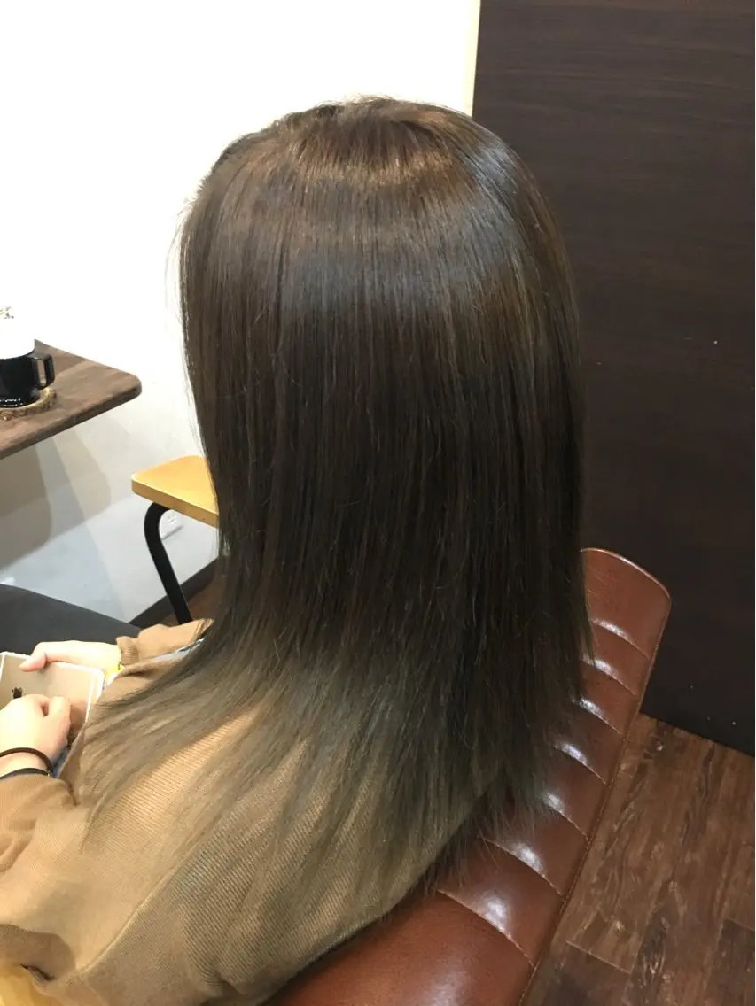 ミディアム カラー アッシュ オリーブアッシュ ヘアカラー kuroken ★feniceのヘアスタイル