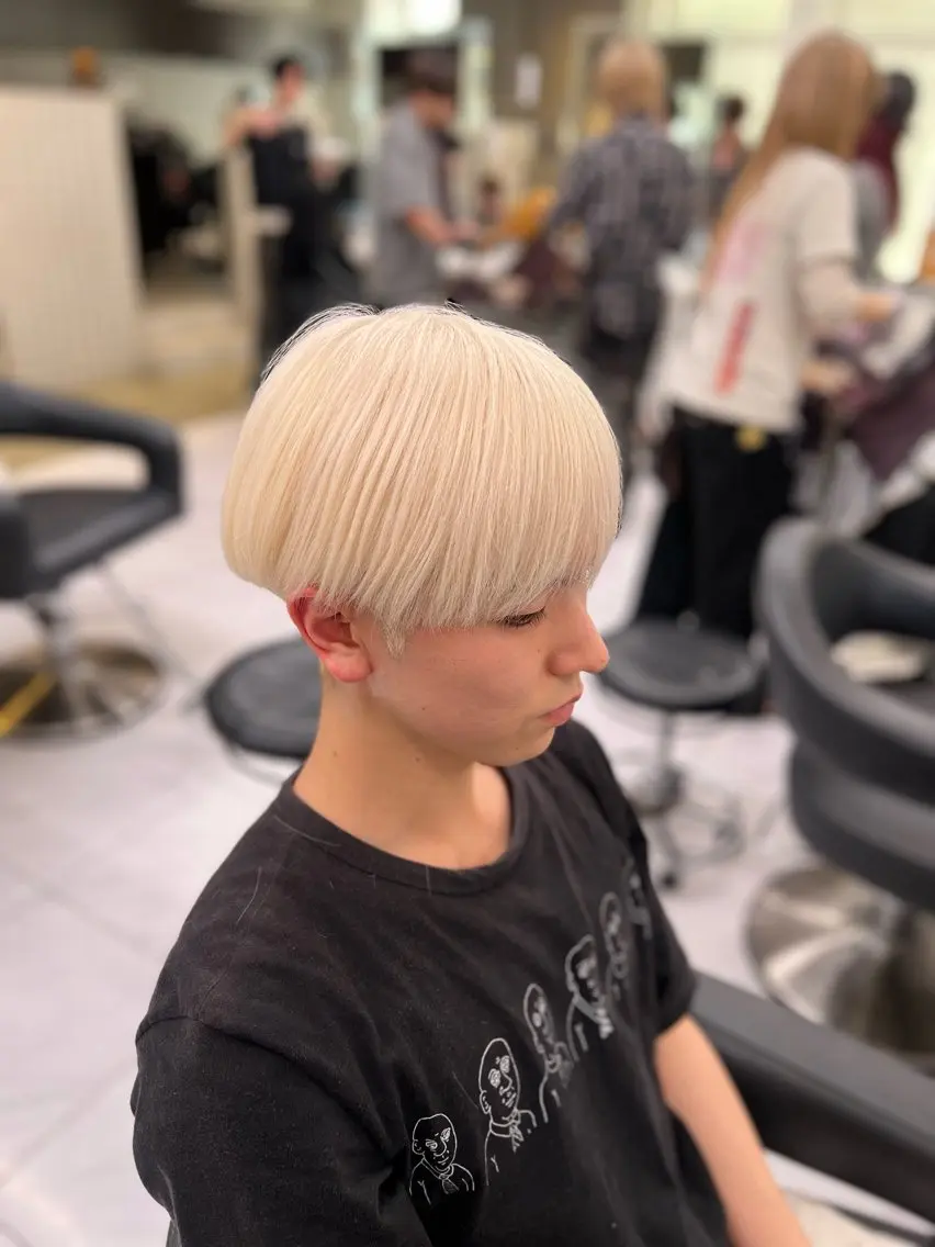 カラー メンズ カット ヘアカラー トリートメント ヘッドスパ ヘアセット 透明感×韓流ハイ トーン🫧RYUTAのヘアスタイル