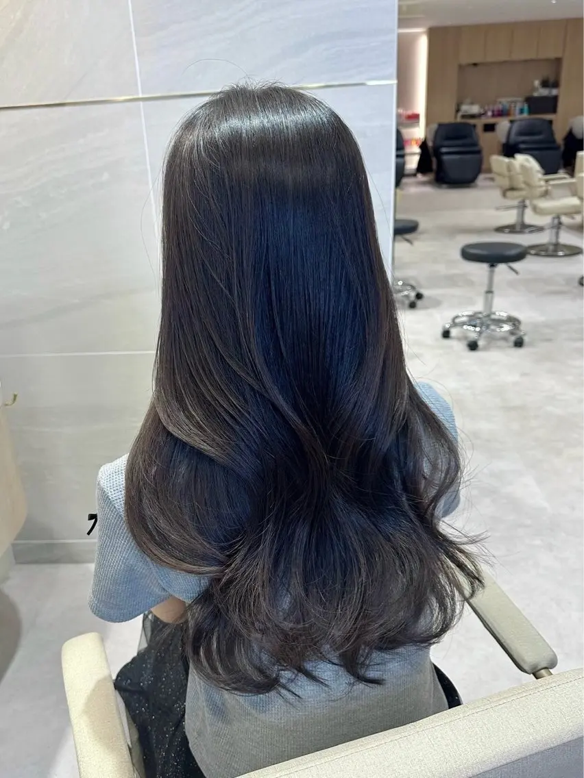 ロング カラー 似合わせカット 小顔カット 縮毛矯正 カット ヘアカラー 1日1名様限定 予約可能のヘアスタイル