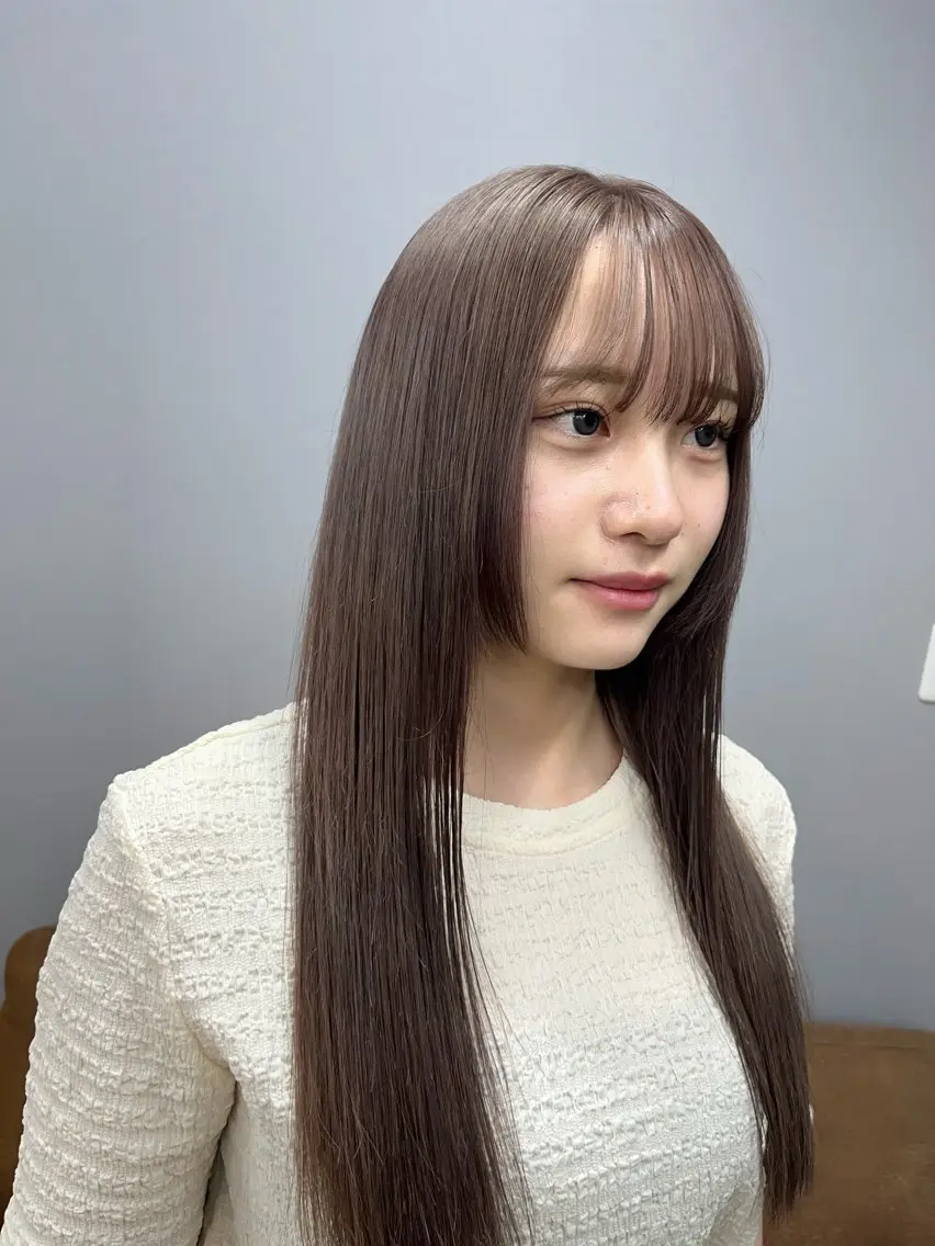 ロング カラー ブリーチ グレージュ ヘアカラー (産休中)磯野 風香 ReCharme新保のヘアスタイル