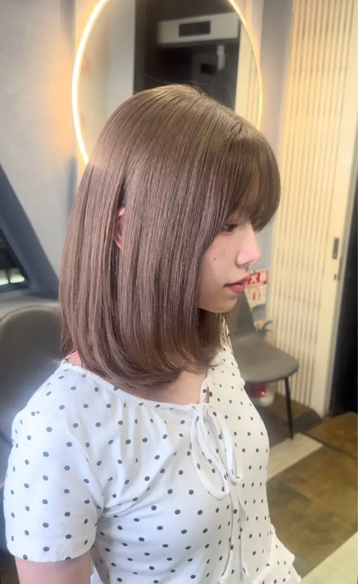 カラー グレージュ ミルクティーグレージュ ヘアカラー トリートメント aina 🤍のヘアスタイル