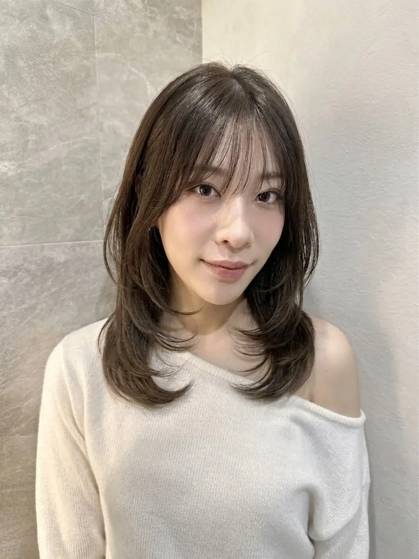 セミロング カラー ベージュカラー オリーブベージュ レイヤーカット カット ヘアカラー 🌙縮毛矯正/上品 カラー/芦川優磨のヘアスタイル
