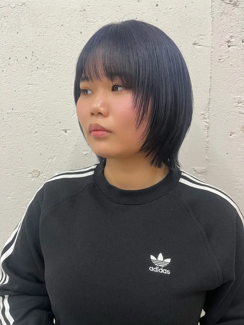 ショート カラー ブリーチ ネイビーカラー ヘアカラー 綺音/ブリーチ /似合わせカットのヘアスタイル