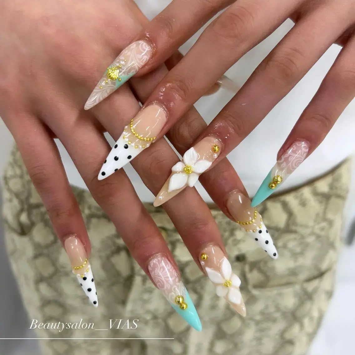 ネイル ハンドネイル VIAS ~EYE&NAIL~のマツエク・マツパデザイン