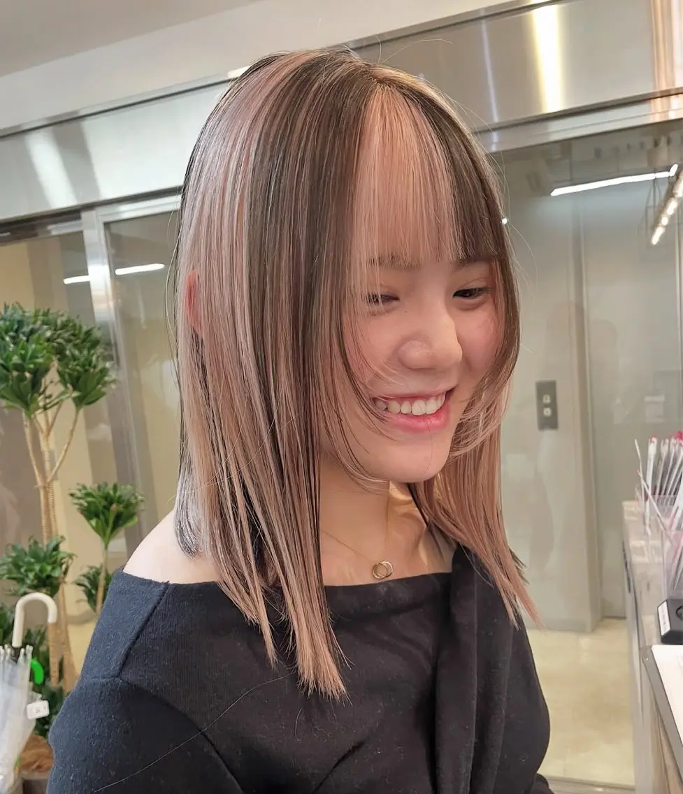 ミディアム カラー デザインカラー ハイトーンカラー 似合わせカット The Ect Q'n🍑MOMOのヘアスタイル