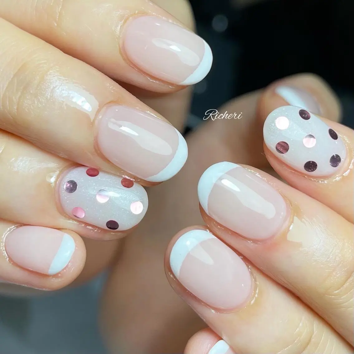 ミディアム ネイル 韓国風ヘア アートネイル ドット フラワーネイル フレンチネイル richeri beautyのネイルデザイン