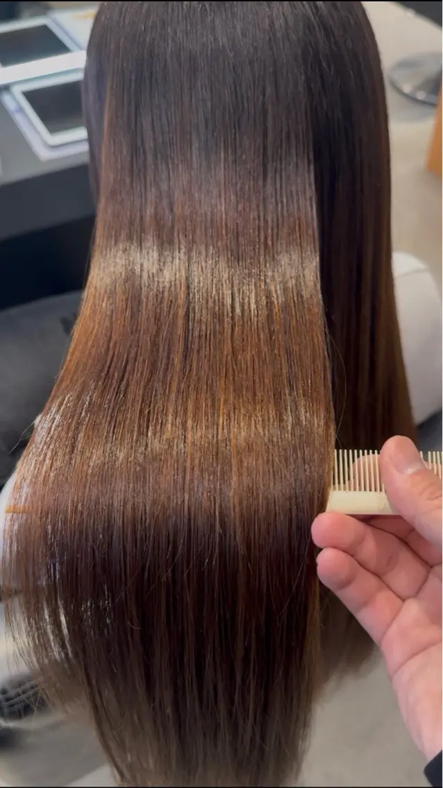 ロング KOUYU（ému） 伏見/カラーモデルのヘアスタイル