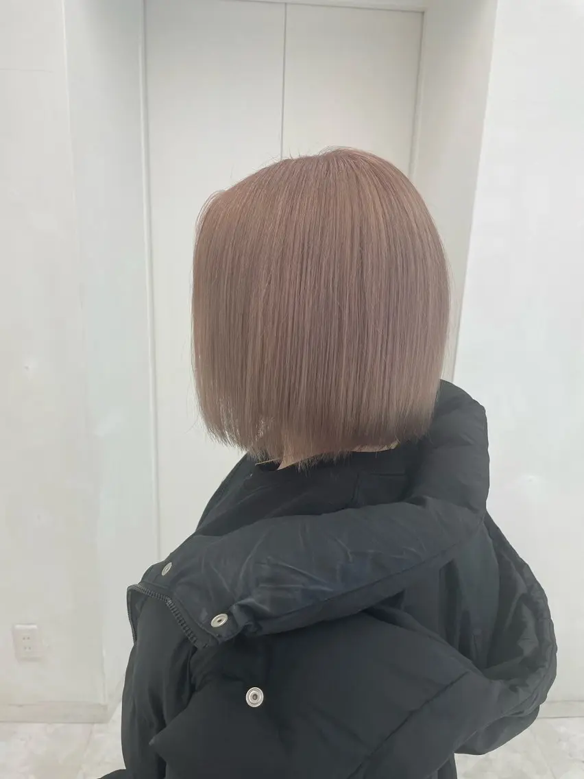 ミディアム カラー ヘアアレンジ ウルフカット×ハイ トーン職人🤍ゆうひのヘアスタイル