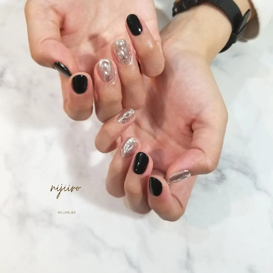 ネイル ミラーネイル ハンドネイル nijiiro🌈 サトウのネイルデザイン