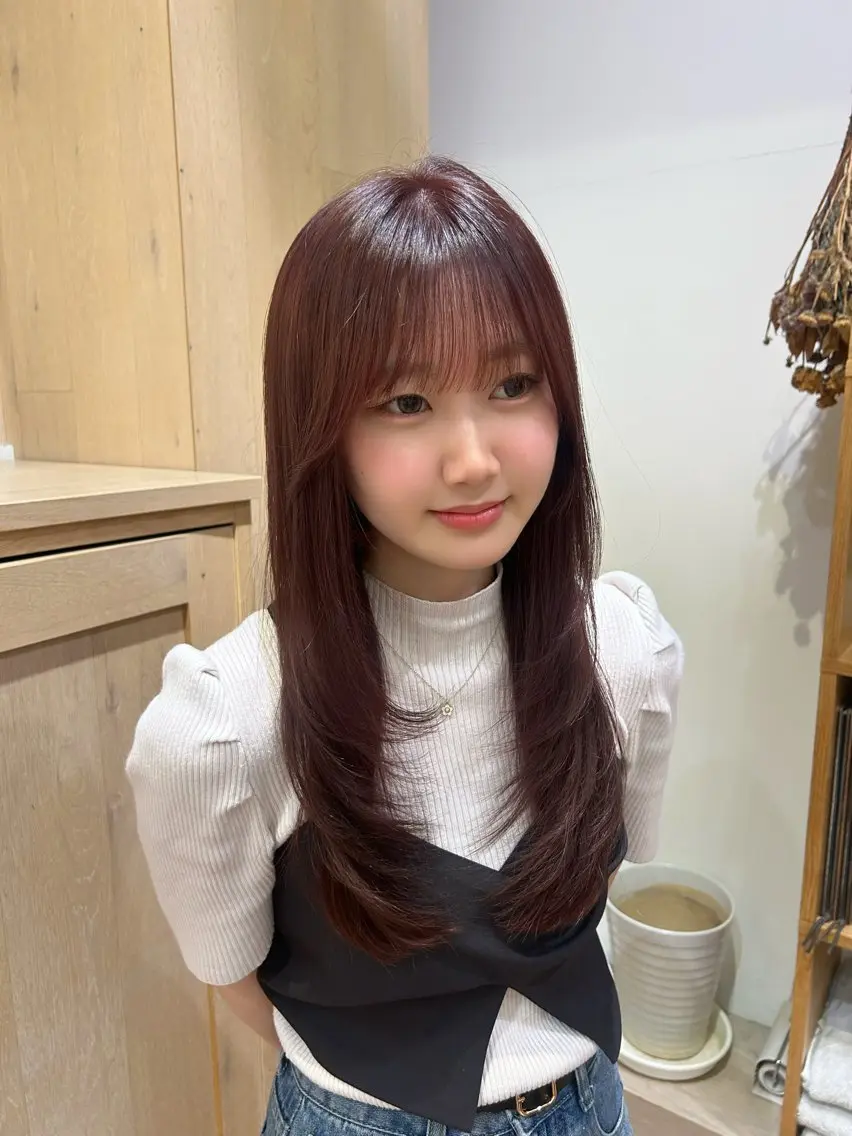 ロング レイヤーカット 市吉 杏奈のヘアスタイル