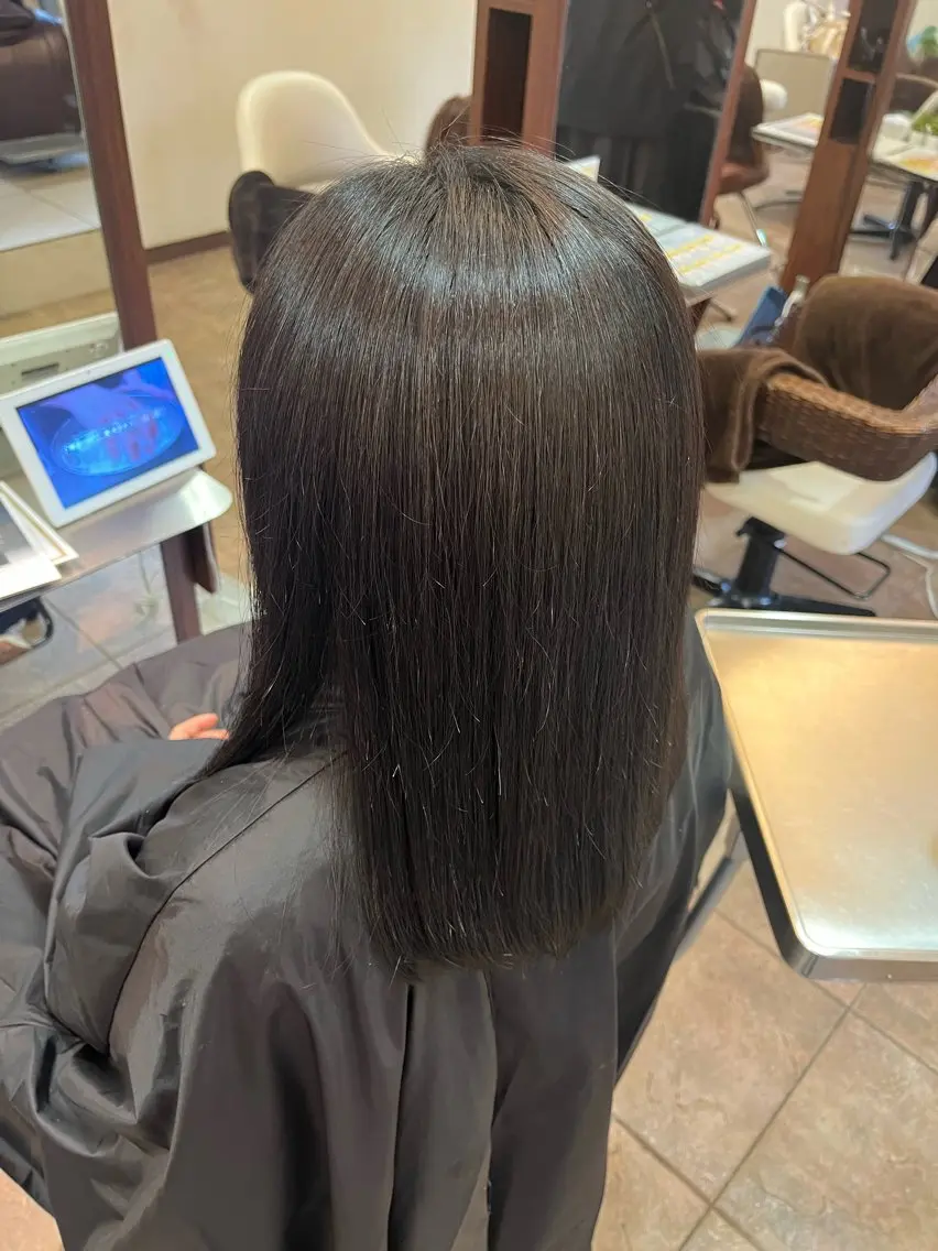 セミロング ヘアカラー トリートメント 羽山 宇宙のヘアスタイル