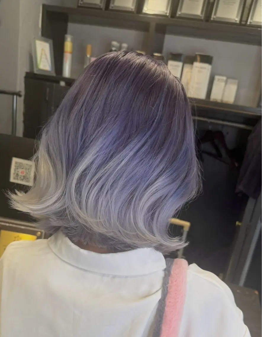 カラー ハイトーン GiseL AIRIのヘアスタイル