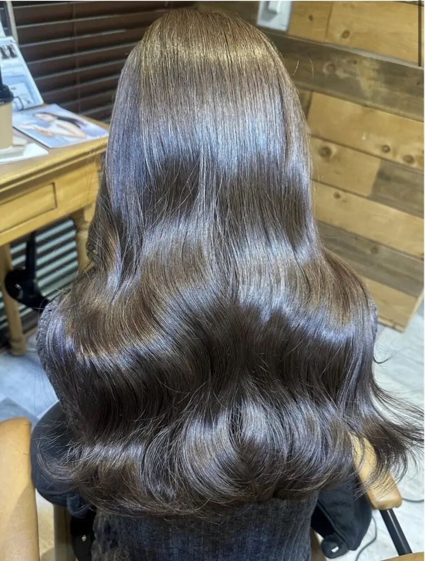 ロング カラー ブリーチ グレージュ ブリーチなしカラー ヘアカラー トリートメント 和田 直也のヘアスタイル