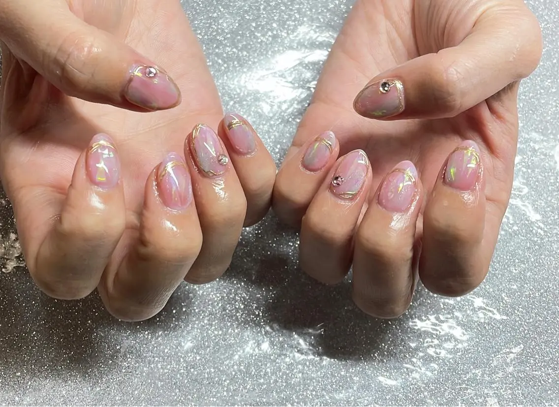 ネイル ハンドネイル VIERU 🌈🎀💖のネイルデザイン