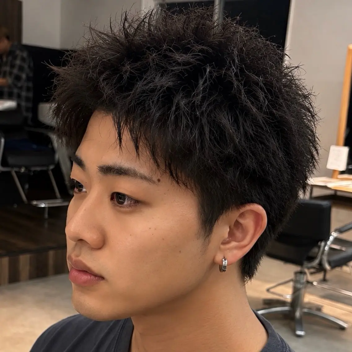 パーマ メンズ フェザーパーマ メンズパーマ スパイキーショート 波巻きパーマ ニュアンスパーマ カット パーマ 男の理想を叶える🔥 メンズパーマ特化｜関のヘアスタイル