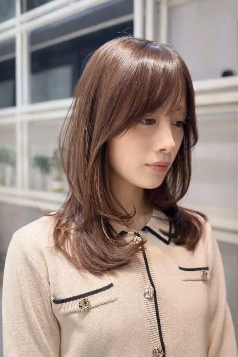 ミディアム レイヤーカット カット ヘアカラー KURO/縮毛矯正 /髪質改善/レイヤーのヘアスタイル