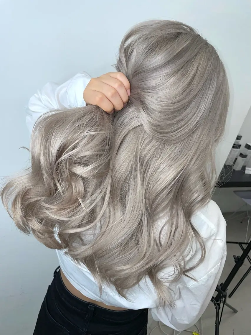 カラー ブリーチ 透明感カラー ハイトーンカラー ヘアカラー ブリーチ/ハイトーン 名古屋栄 リカのヘアスタイル
