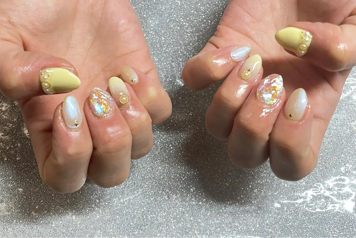ネイル ハンドネイル VIERU 🌈🎀💖のネイルデザイン