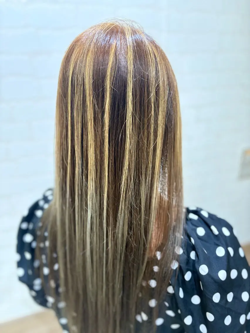 ロング カラー 伊東 なるのヘアスタイル