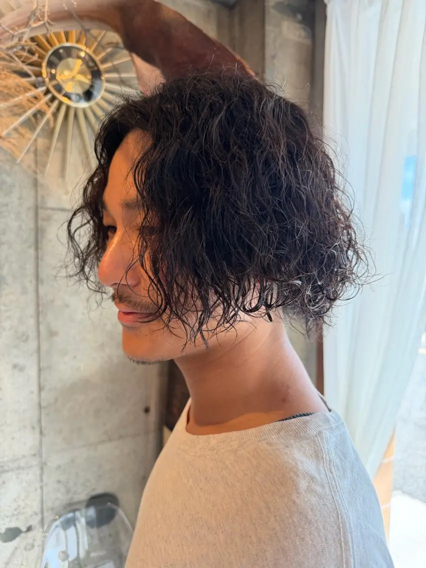 ミディアム パーマ メンズ ミディアムパーマ メンズパーマ カット パーマ ヘッドスパ ISAMU メンズ/透明感カラーのヘアスタイル