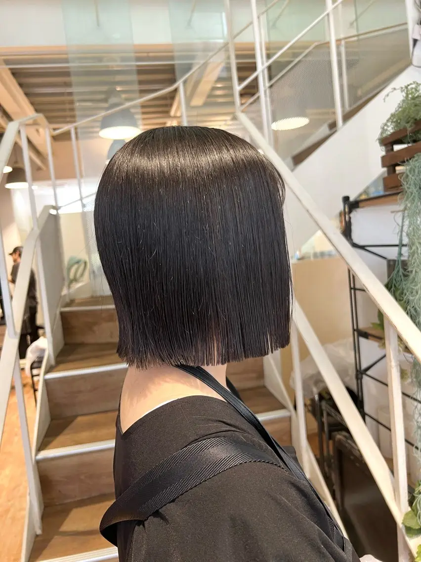 ミディアム 切りっぱなしボブ ボブ インナーカラー♡ Nanakoのヘアスタイル