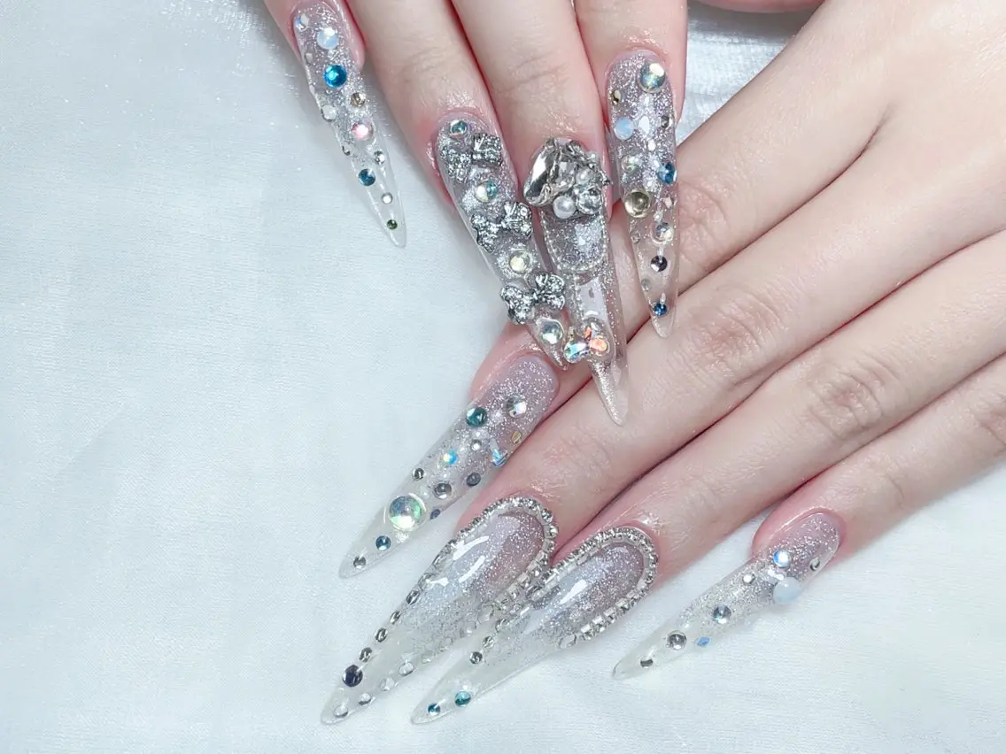 ネイル 🎀M nails✨ ビューティーのネイルデザイン