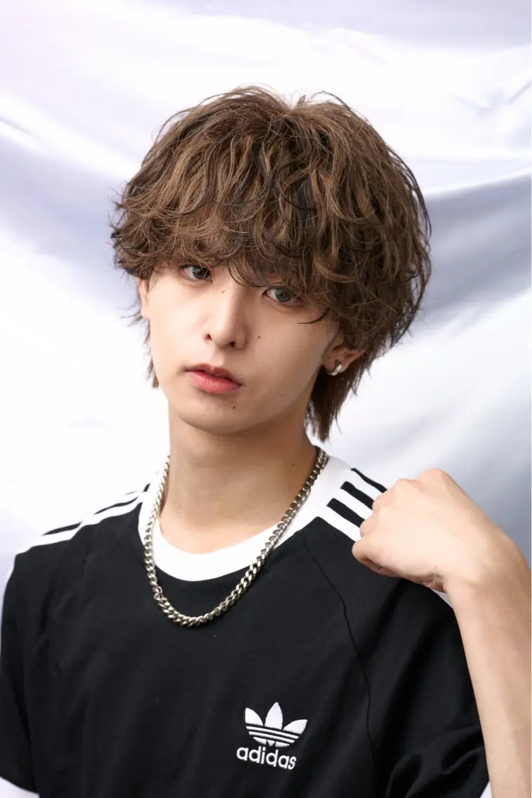 ミディアム カマタ ハルキのヘアスタイル