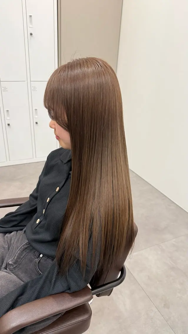 ロング カラー ブリーチ ダブルカラー ブリーチなしカラー 奥川 千歳のヘアスタイル