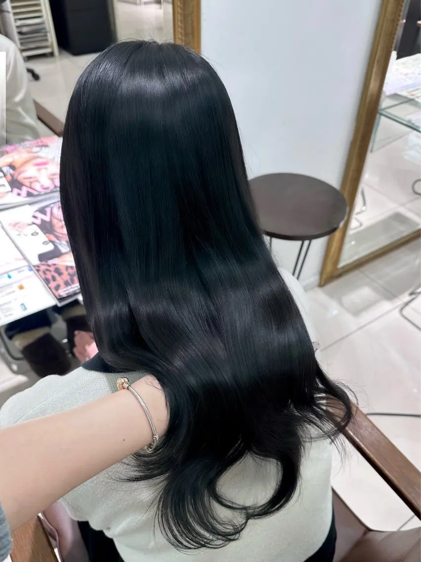 ロング カラー 黒髪 髪質改善艶カラー🩶 Nanako ⟡.·のヘアスタイル