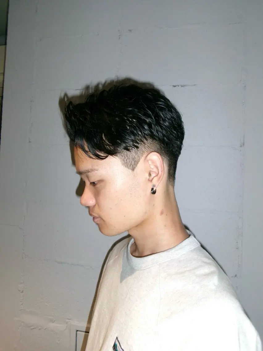 ショート メンズ カット アダチ ヒナタのヘアスタイル