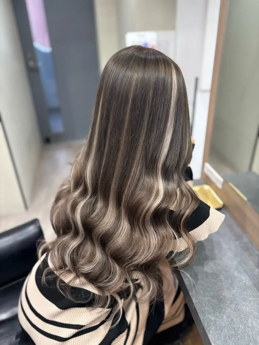 ロング カラー ブリーチ エクステ 髪質改善 レイヤーカット カット ヘアカラー エクステ 横浜/エクステ特化× 艶カラー/あいかのヘアスタイル