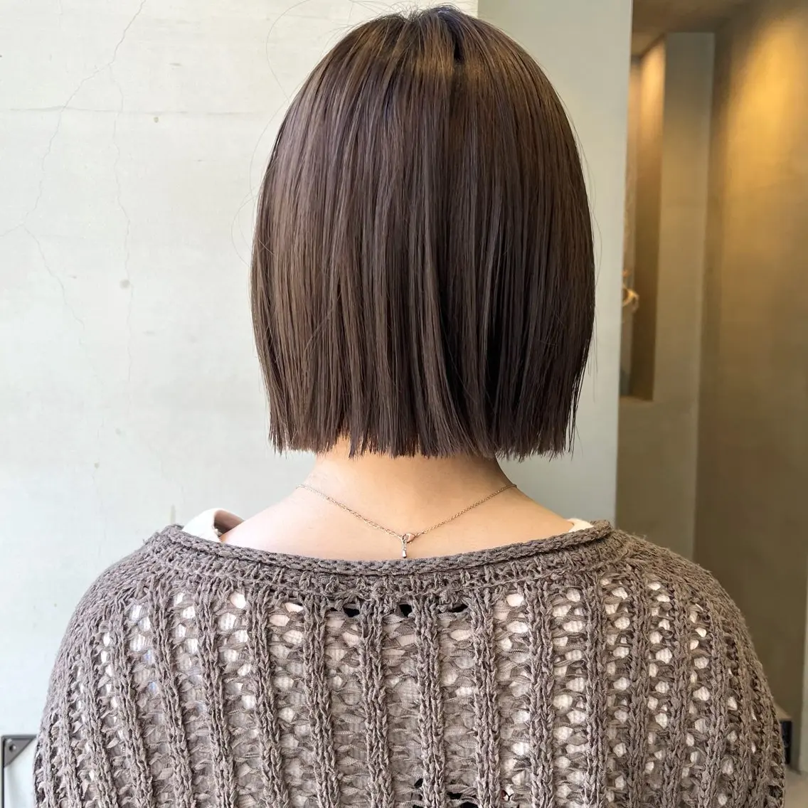 ショート カラー ベージュカラー ミルクティーベージュ ボブ カット ヘアカラー なな/ICI/レイヤ ーパーマ/上前津のヘアスタイル