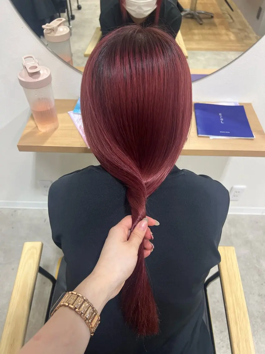 ロング カラー ボルドーカラー レッドカラー ヘアカラー 愛 理のヘアスタイル