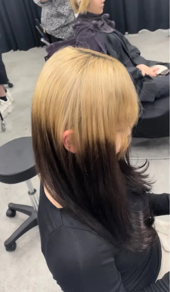 カラー ウルフカット×ハイ トーン職人🤍ゆうひのヘアスタイル