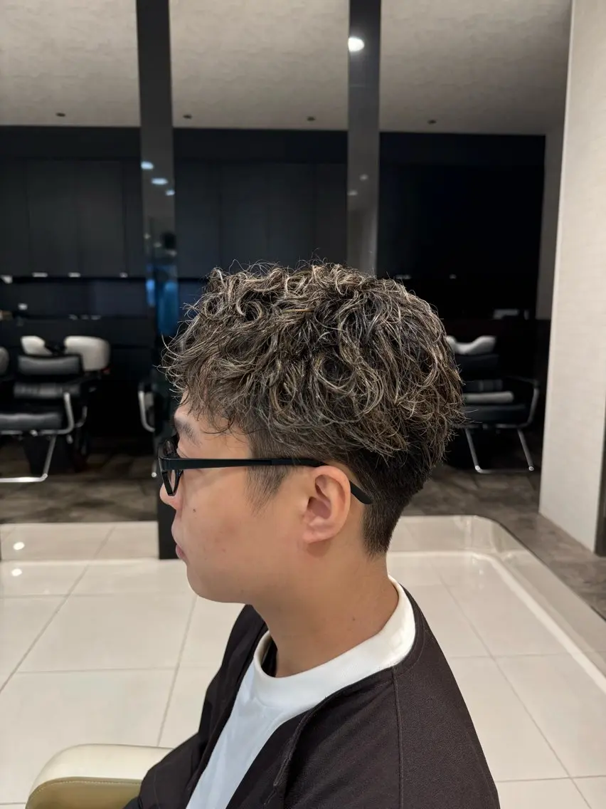 ショート カラー メンズ メンズメッシュ メッシュ カット ヘアカラー EARTH勝田台 吉永嵐のヘアスタイル