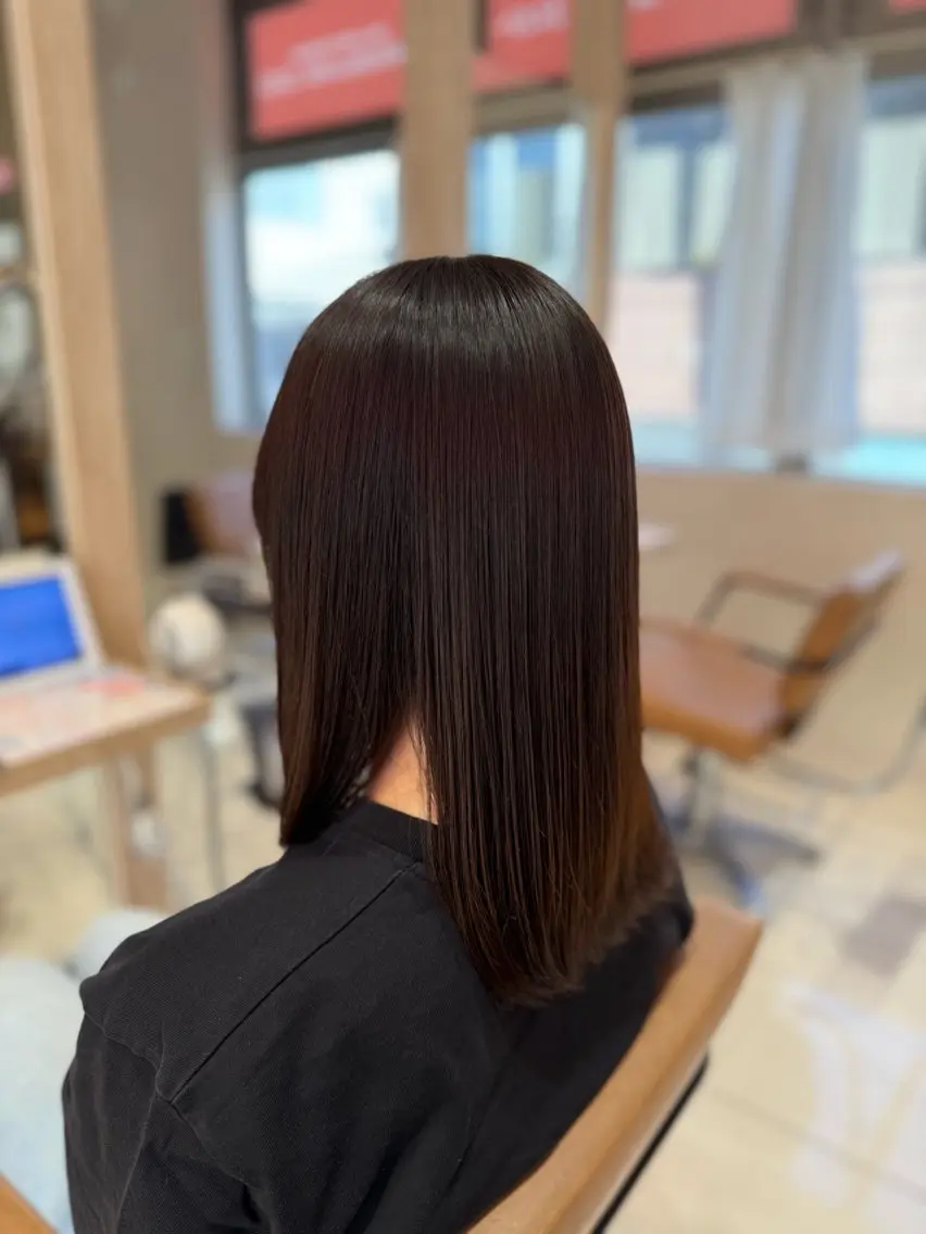 ミディアム カット ヘアカラー トリートメント 🤍ツヤ髪🤍 エリカワネオのヘアスタイル