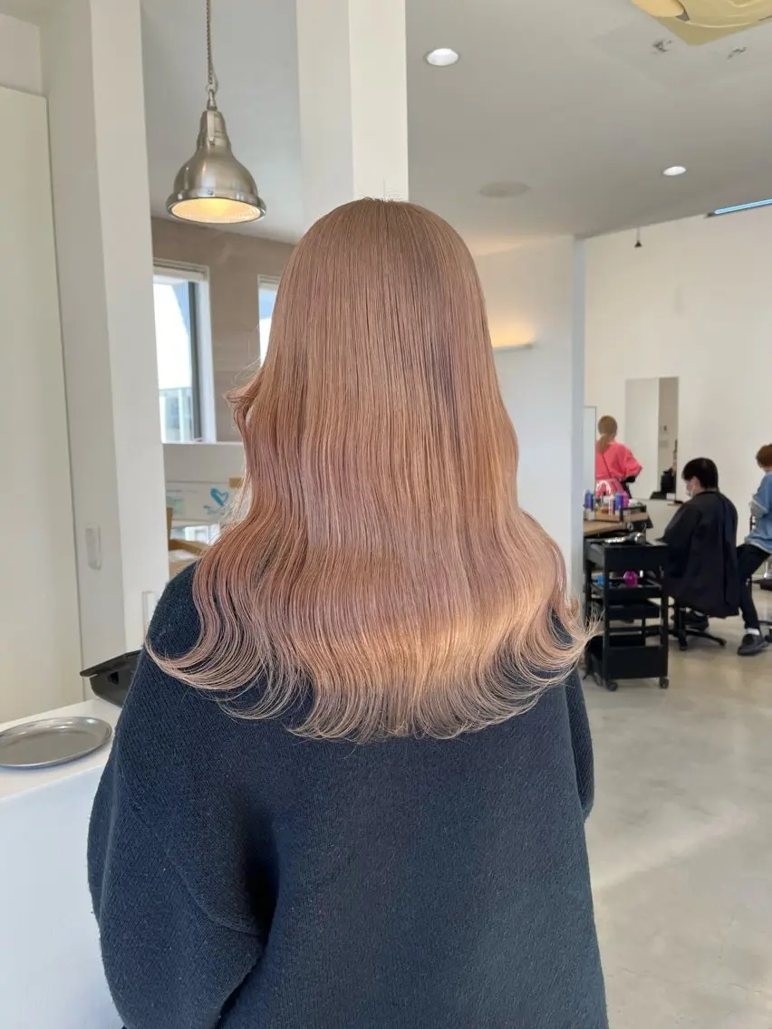 セミロング カラー カット ヘアカラー 長山 茉白のヘアスタイル