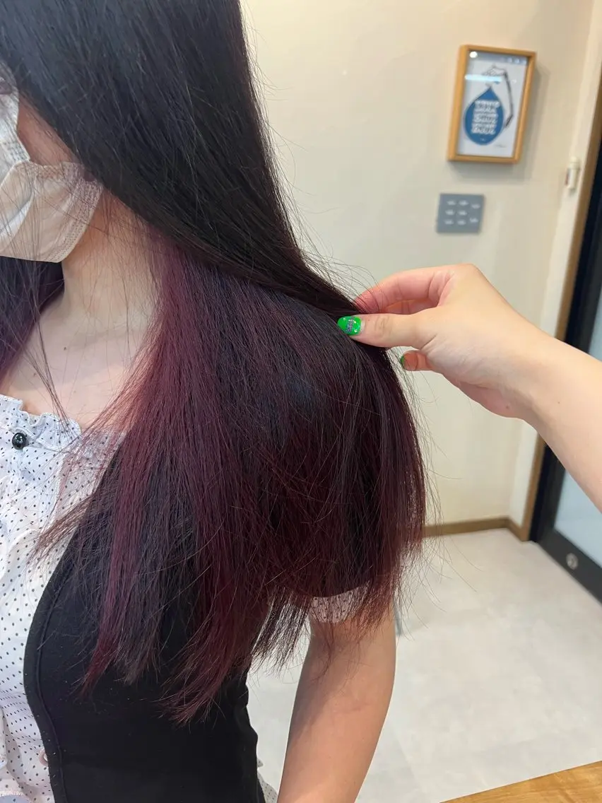 ロング カラー ブリーチ 石黒 理々花のヘアスタイル