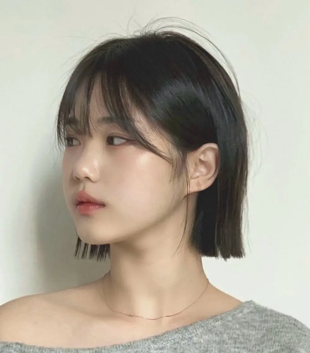 ショート カラー 🫧ミディアムカット 韓国透明感カラー🫧のヘアスタイル