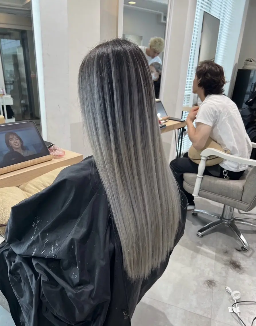 ロング カラー バレイヤージュ グレージュ レイヤーカット 指名数No.1 /NAOYAのヘアスタイル