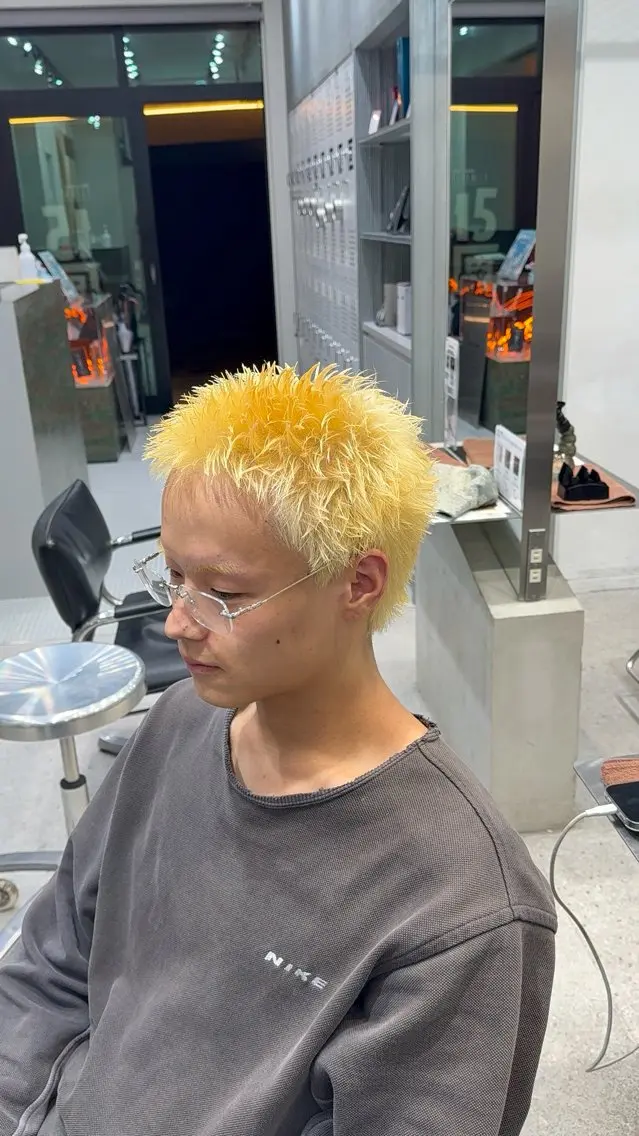 メンズ ブリーチ ✨️ (+でオンカラー追加可)+システムケアトリートメントの写真