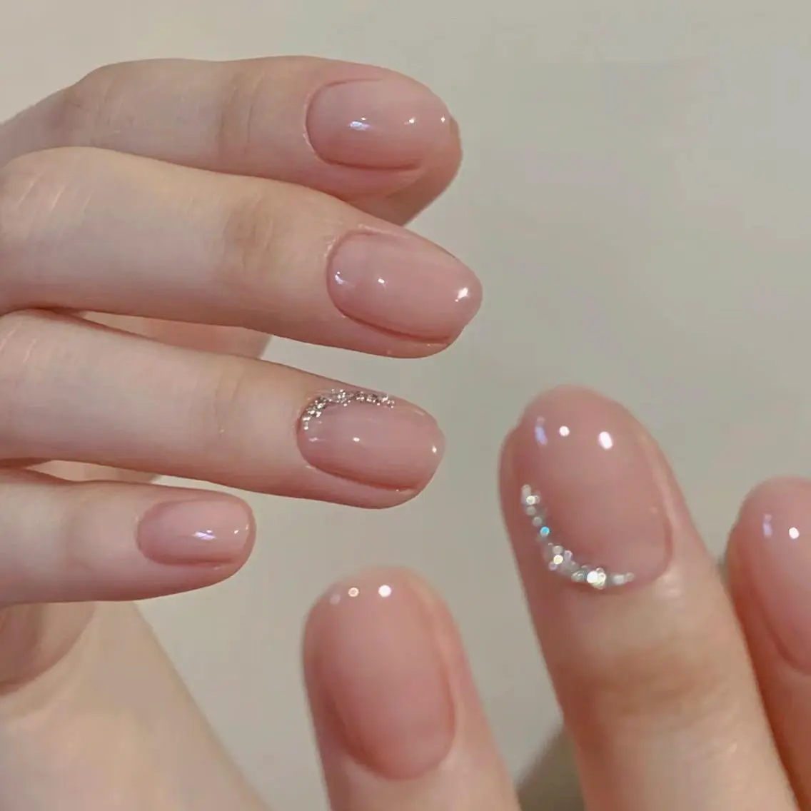 [初回ソフトジェルオフ無料]💅ワンカラー／ラメグラ／フラッシュネイル✨2個パーツ or 2本埋め尽くしの写真