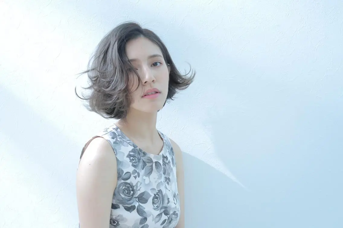 ミディアム ハイトーンブリーチ 土坂 由志【京都】のヘアスタイル