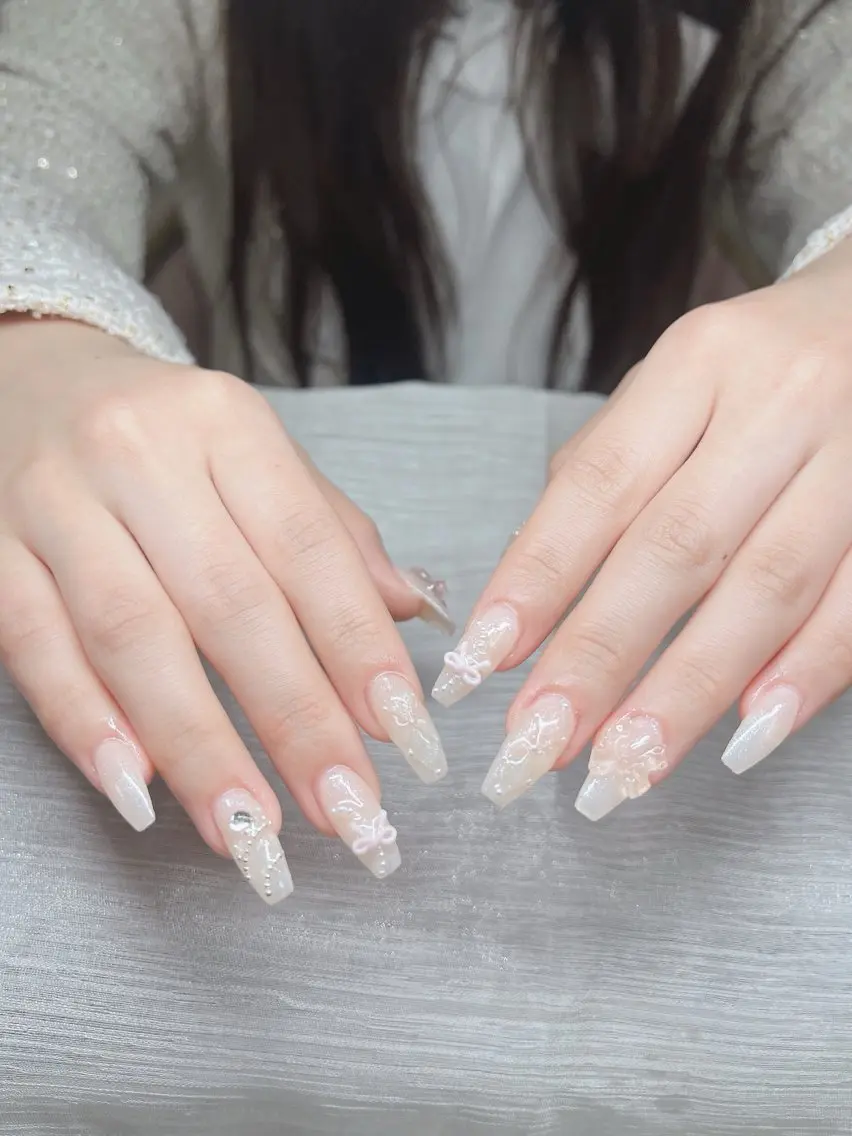 ネイル 長さ出し グラデーション 卒業式 キラキラネイル マグネットネイル Lee Nails チップ長さだし専門店のネイルデザイン