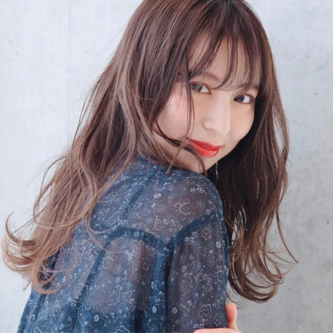 セミロング アッシュ 外国人風カラー ハイライト 髪質改善 韓国風ヘア Lino by hoNuaのヘアスタイル
