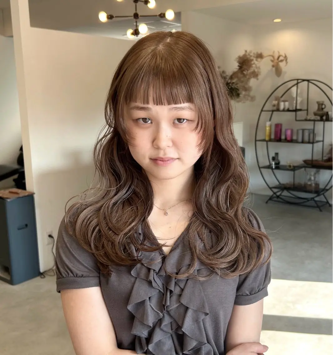 ロング 鳥居 愛子のヘアスタイル